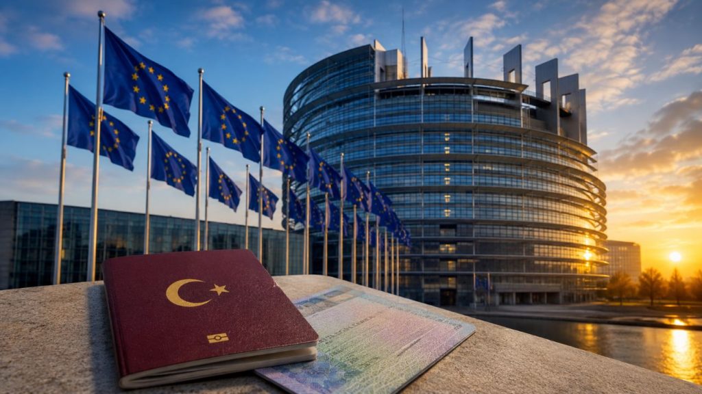 AP'nin Türkiye raporunda Schengen detayı: Türklere vizesiz Avrupa seyahat hakkı için... 1 AB Türkiye raporunda Türklere vizesiz Avrupa için dikkat çeken Schengen vizesi detayı