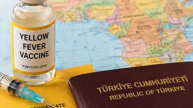 Afrika aşı zorunluluğu için sarıhumma aşı sertifikasıyla seyahat hazırlığı yapan yolcu