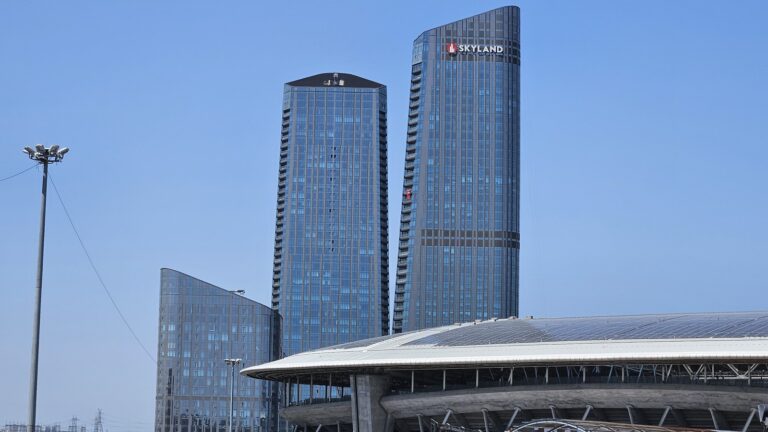 Edificios modernos de Estambul para una guía sobre ciudadanía turca por inversión