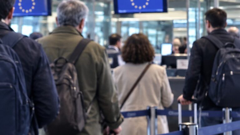 Schengen’den çıktınız ama sistemde hâlâ içeride görünüyorsunuz: Kaydı düzelttirme hakkınız var