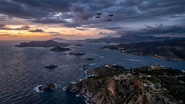 Önleyici saldırı senaryosu kapsamında Ege’de savaş uçakları ve deniz görünümü