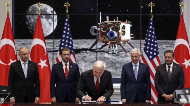 Türkiye Artemis Anlaşmaları için NASA Genel Merkezi’nde düzenlenen imza töreni